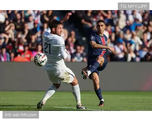 巴黎圣日耳曼主场迎战里昂，卫冕冠军冲击联赛九连胜